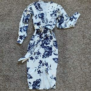 Boohoo Floral Print Plunge Tie Waist Dress Size 4